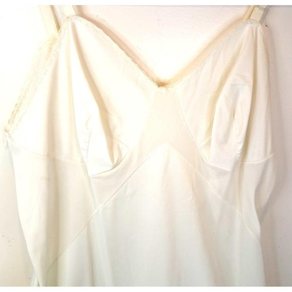 Vintage Vanity Fair Full Slip Women's Size S/34 Nylon Ivory Off White Cream - Picture 2 of 9
